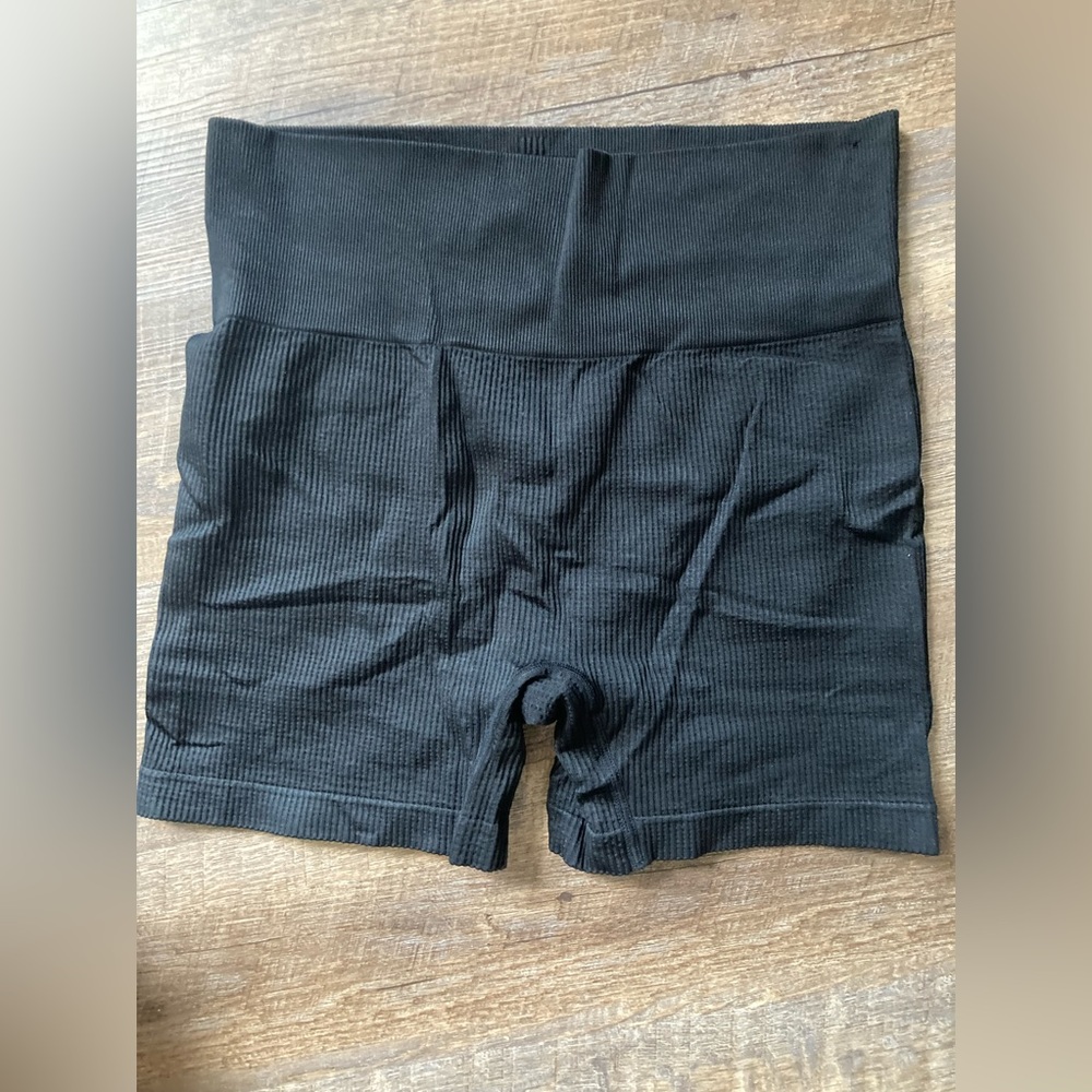 Ribbed black biker shorts